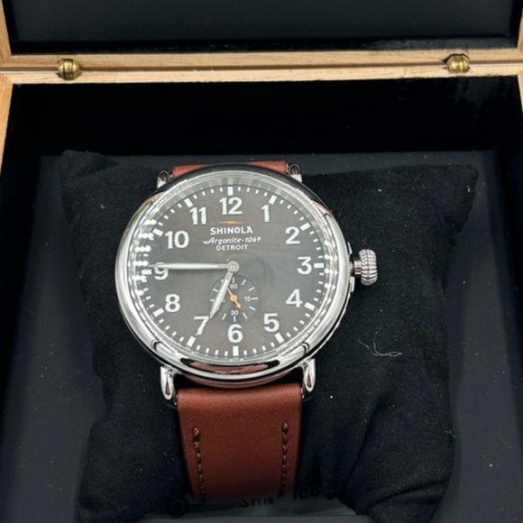 Men’s Shinola Runwell stainless steel 47 mm watch NWT - Picture 1 of 12